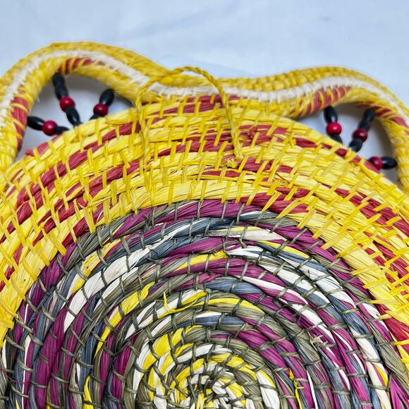 Handmade Chambira Palm Fiber Basket Woven By Artisan From Peruvian Amazon - Picture 5 of 8